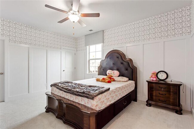 Building Photo - 7595 Tiberon Pkwy