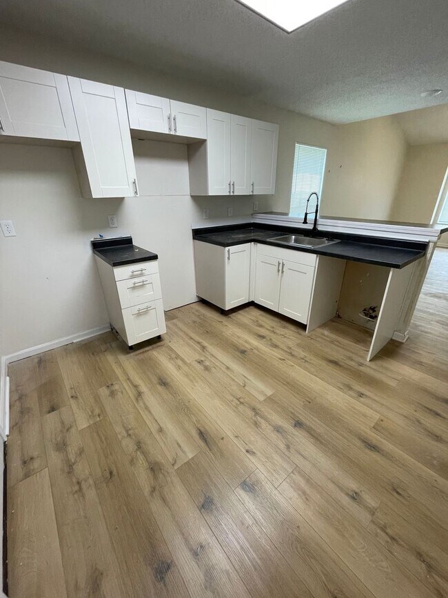 Building Photo - 1904-1906 Arlene Dr.