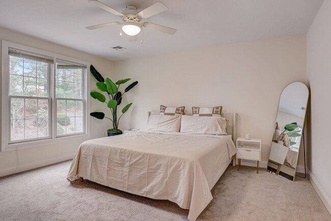 Building Photo - 45 Silver Fox Rd