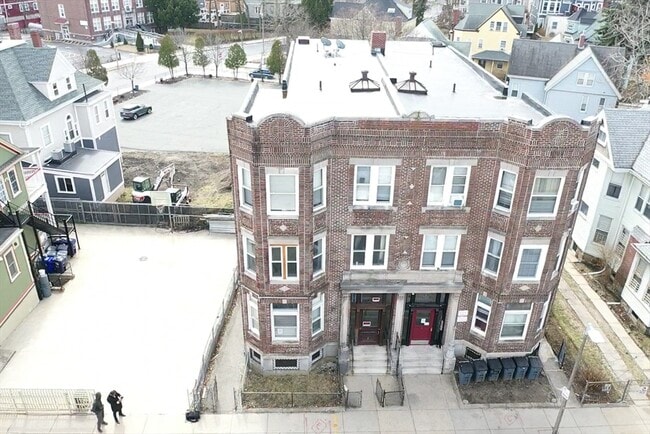 Building Photo - 6 Waumbeck St