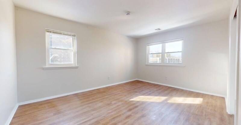 Building Photo - 110-41 62nd Dr