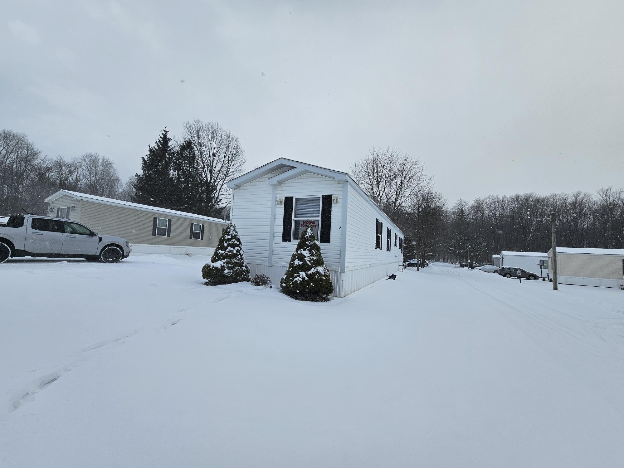 Building Photo - 32 Woodside Ln