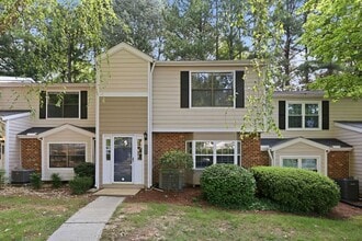 Building Photo - Modern 3BD, 2.5BA North Raleigh Townhome with Upgrades in a Prime Location Near Top Shopping, Din...