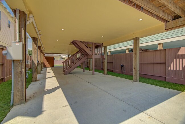 Building Photo - 2305 67th St