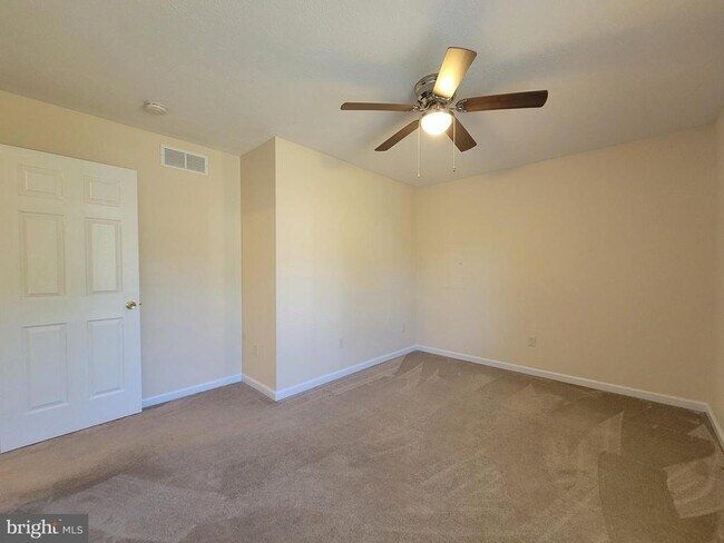 Building Photo - 111 Windcrest Cir