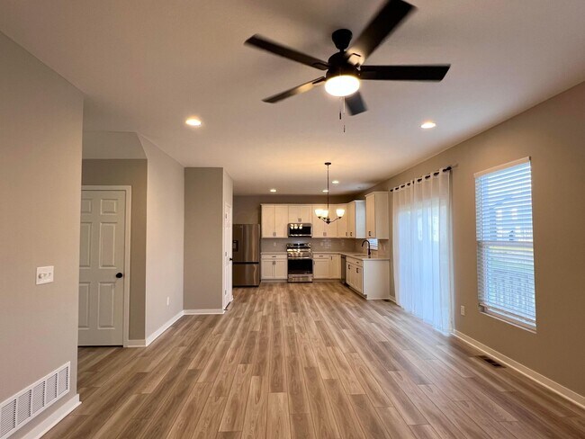 Building Photo - 6213 Boone Dr