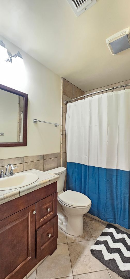 Building Photo - 946 Roosevelt St