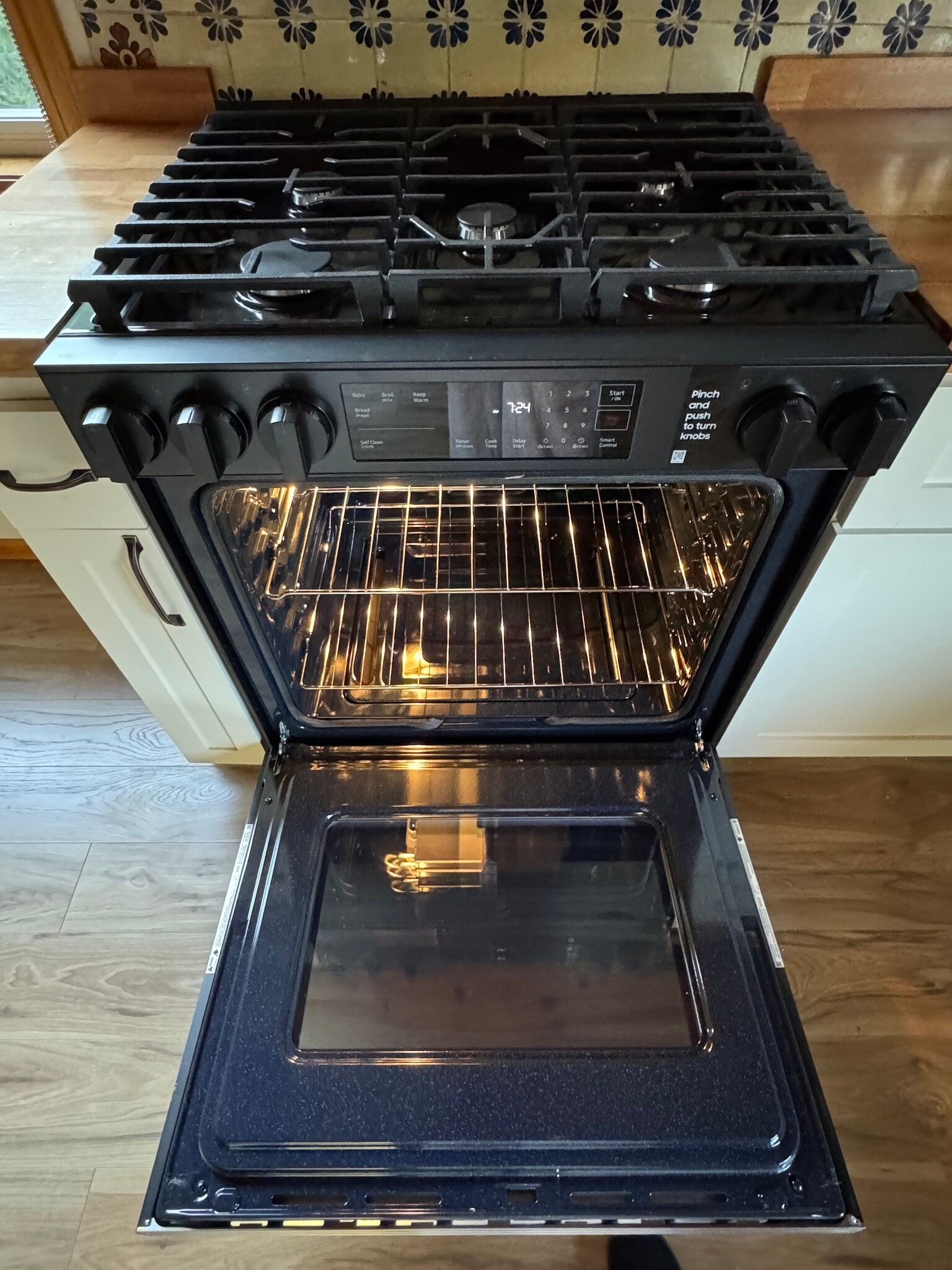 Oven - 1734 Topanga Skyline Dr