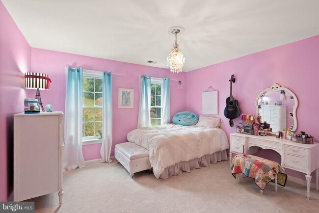 Building Photo - 10303 Bear Creek Dr