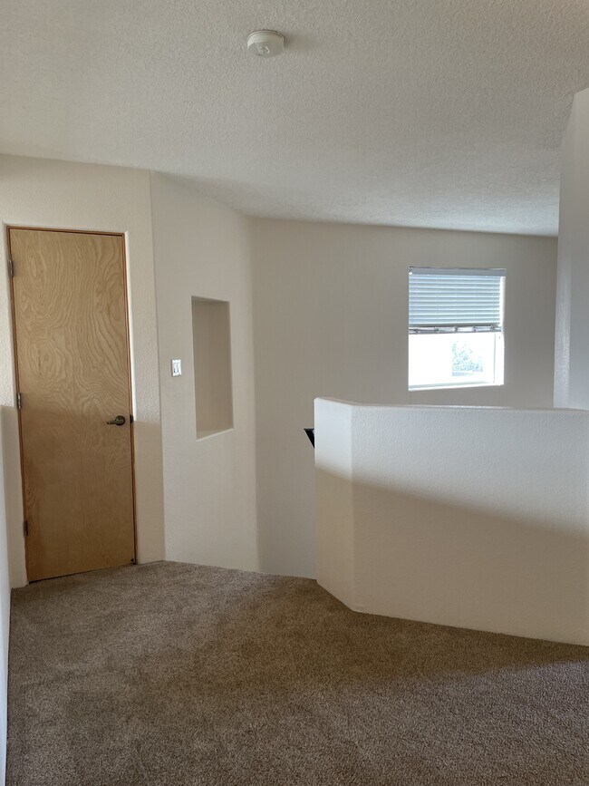 Building Photo - 7304 Via Contenta NE