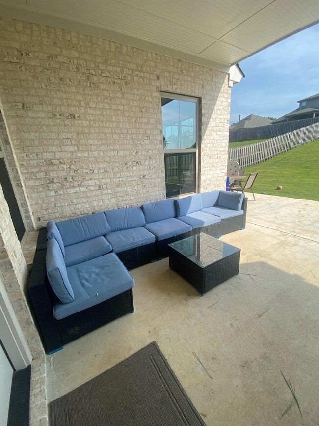 Building Photo - 9183 Helena Dr