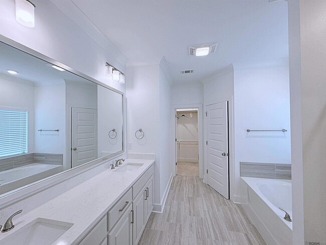 Building Photo - 10263 Alderman Dr