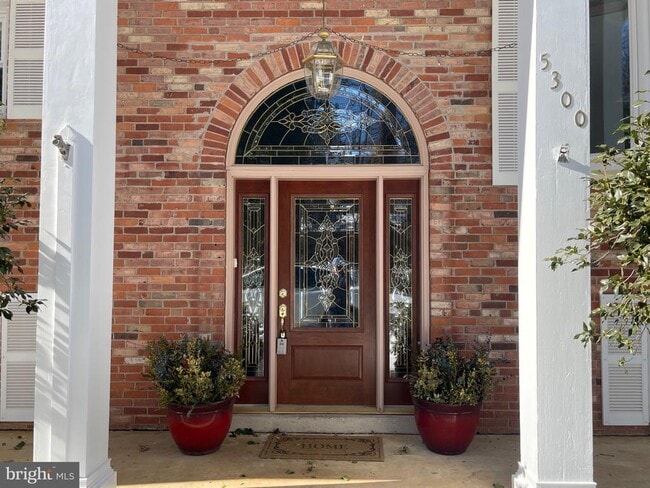 Building Photo - 5300 Summit Dr