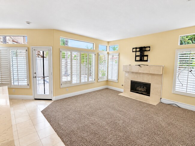 Building Photo - 935 S Flintridge Way