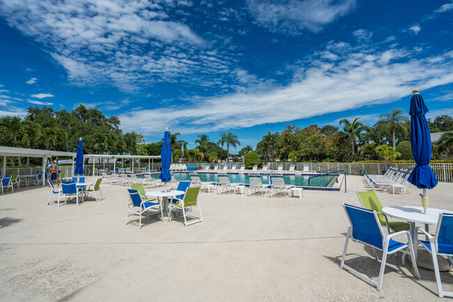 Building Photo - 18081 SE Country Club Dr