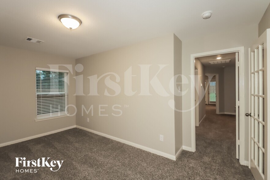Building Photo - 20703 Solstice Point Dr