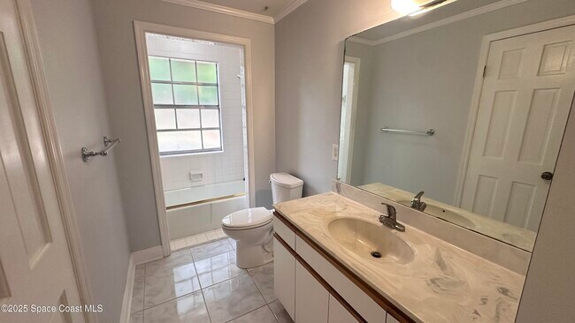 Building Photo - 301 Nesbitt St