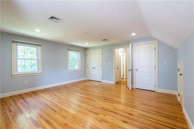 Building Photo - 48 Pleasant St