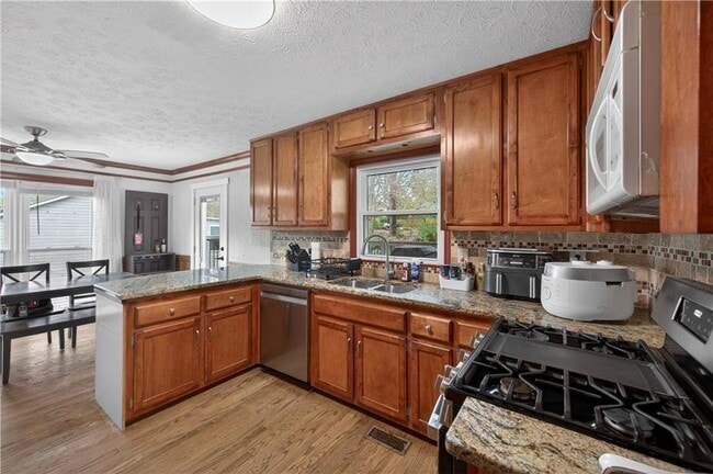 Building Photo - 2878 Cardinal Trce