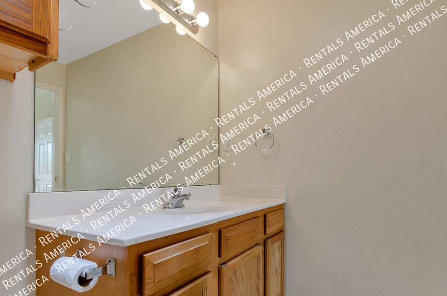 Building Photo - 7202 E Chelsie Kaye Ln