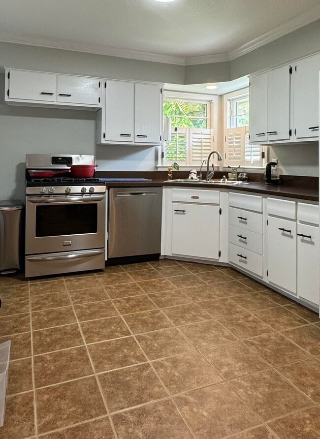 Building Photo - 344 Harvard Dr