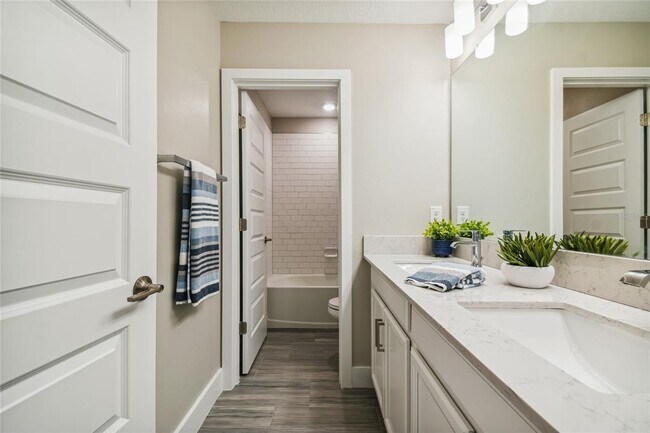 Building Photo - 9754 Little Bluestem Dr