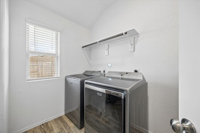 Building Photo - 7511 Greenbriar Cayon Ln