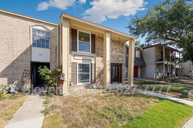 Building Photo - 6605 Spring Hurst Dr