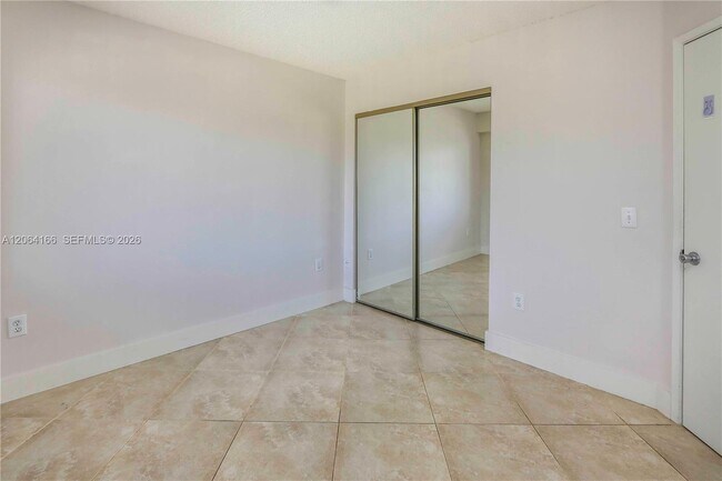 Building Photo - 850 SW 138th Ave