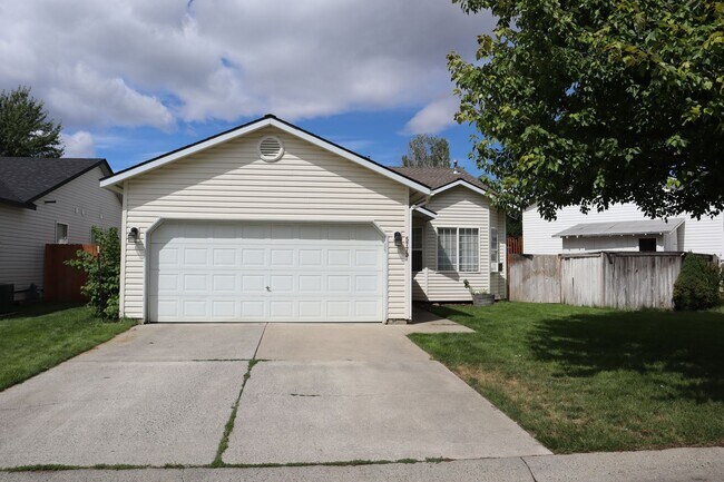 Primary Photo - Home in CDA Place