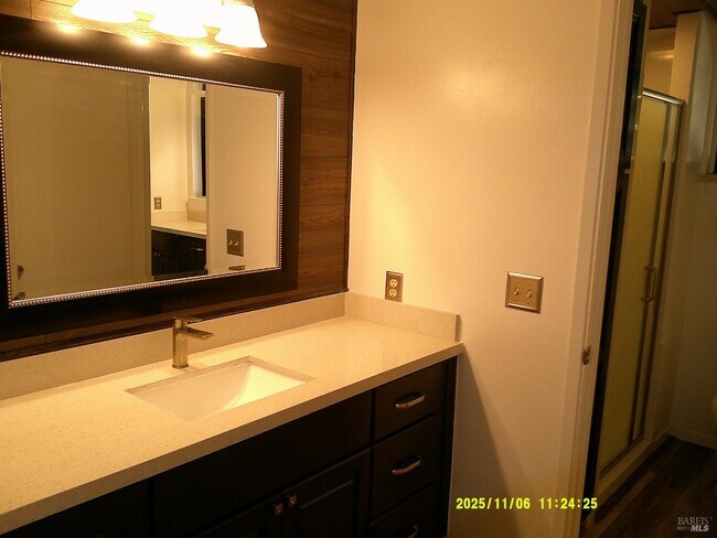 Building Photo - 390 S Almond St