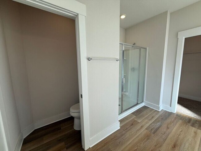 Building Photo - Pensacola - Kaheeley Ridge - 4 bedroom, 3 bathroom - lawn care included