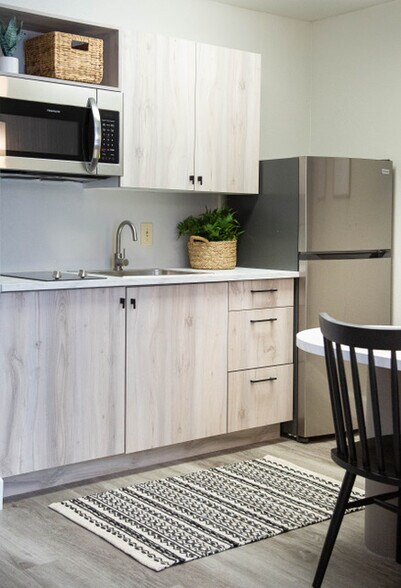 Building Photo - 2700 Gracy Farms Ln