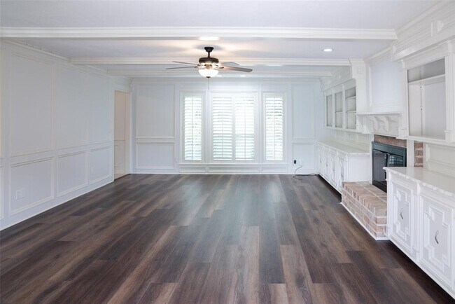 Building Photo - 16611 Brenton Oaks Dr