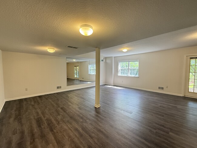 Building Photo - 4875 S Ridgeside Cir