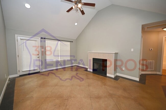 Building Photo - Three Bed, Two Bath Home in Ruston!