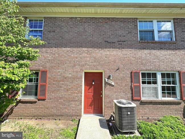 Building Photo - 9528 Hagel Cir