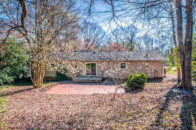 Building Photo - 2089 Rock Springs Cir