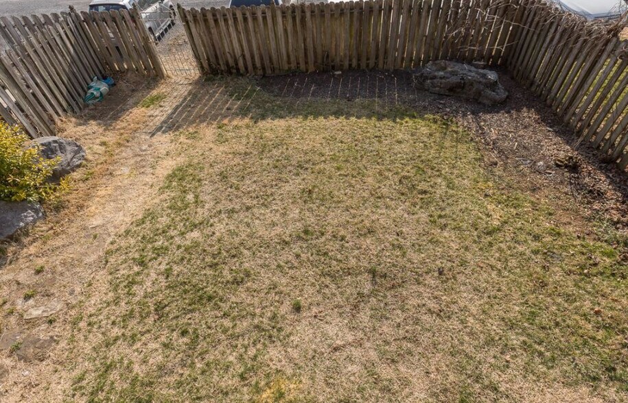 Building Photo - 302 S Dogwood Dr