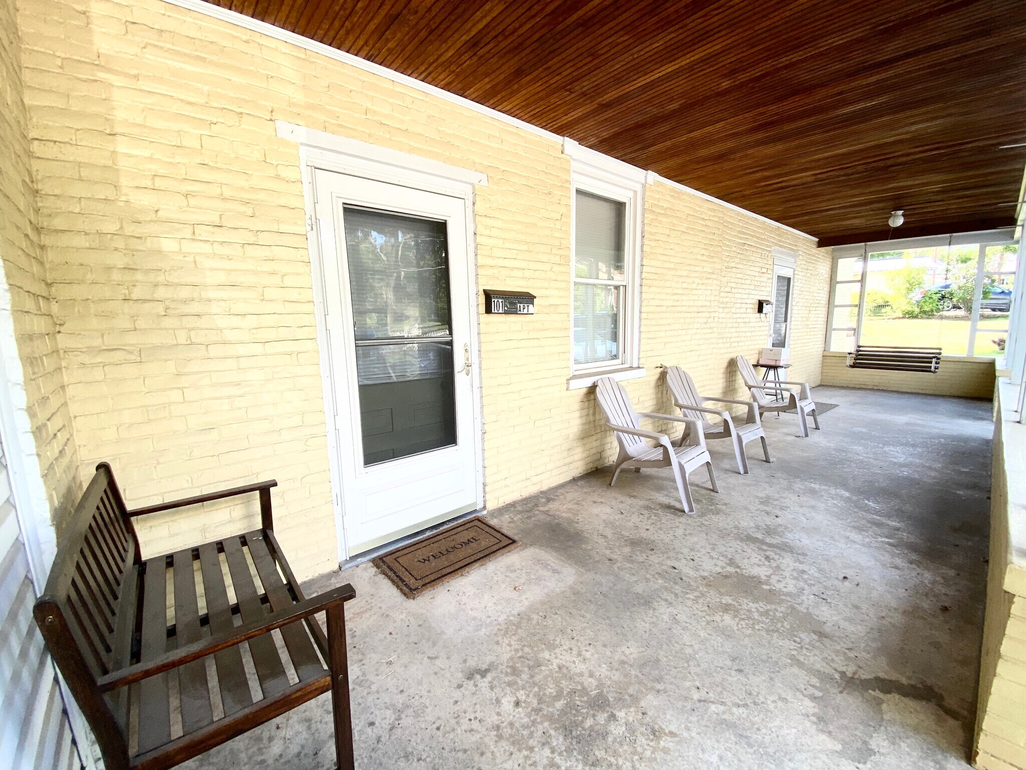 Building Photo - 625 Bloom St