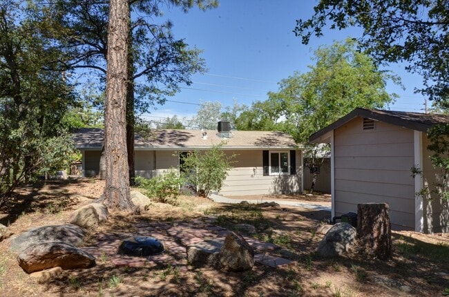 Building Photo - 3 Bedroom Home in Prescott for Rent!