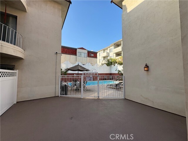 Building Photo - 5625 N Sumner Way