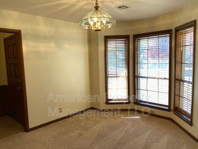 Building Photo - 4651 S Norwood Ave