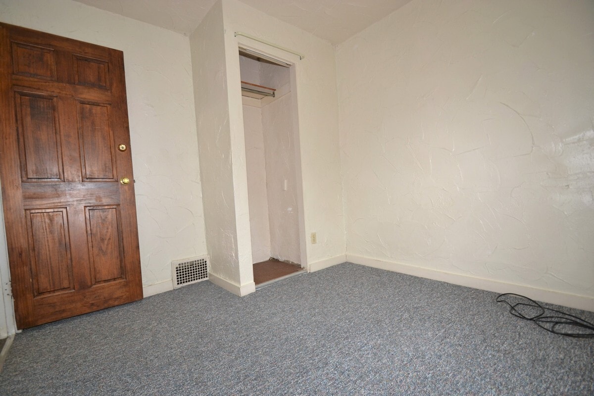 Building Photo - 406 Kling St