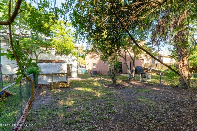 Building Photo - 2125 Florida Blvd