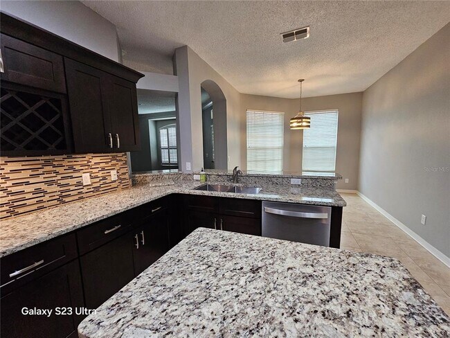 Building Photo - 9852 Bridgeton Dr