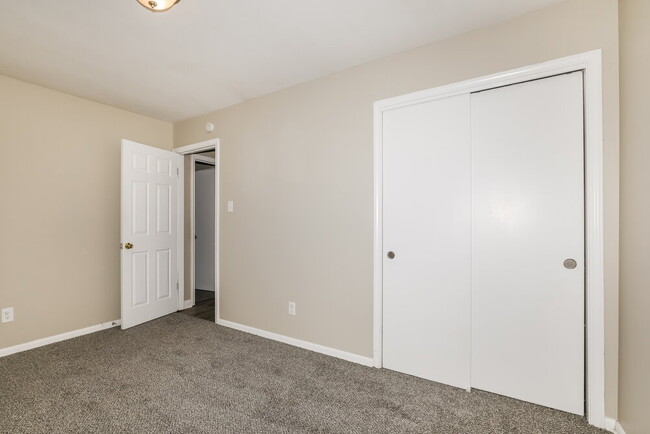 Building Photo - 6543 Margaret Ct