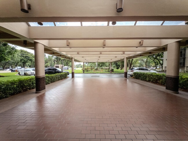 Building Photo - 2800 N 46th Ave