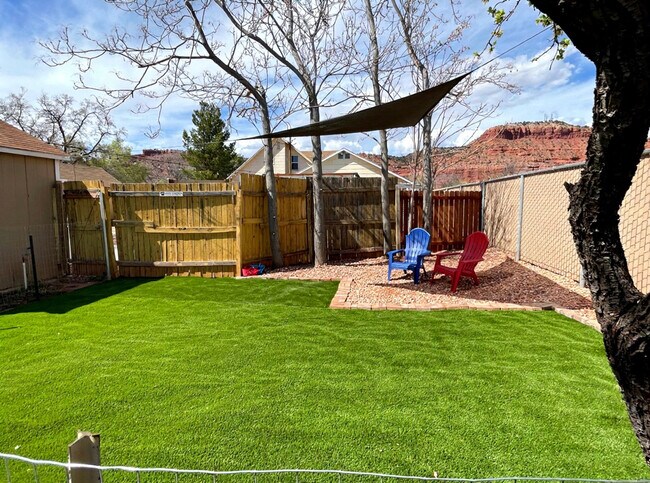 Building Photo - 170 E 100 N