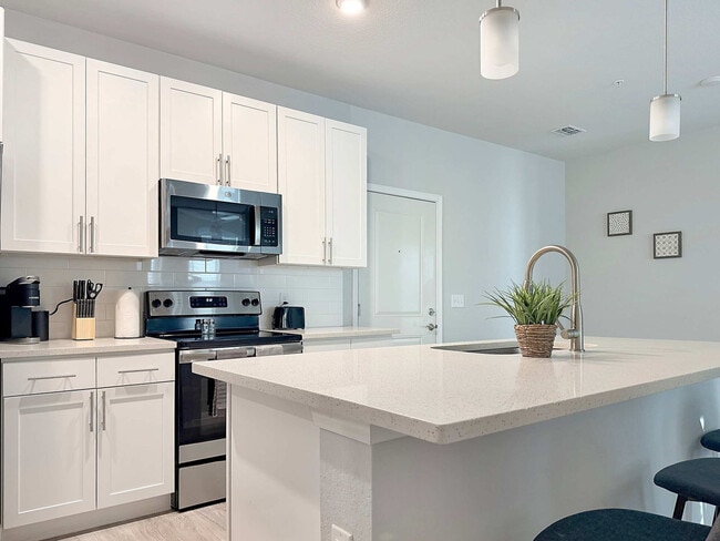 Building Photo - 1564 Flournoy Cir W